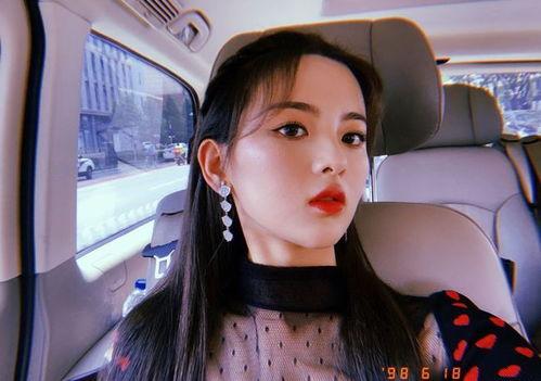 杨超越娱乐吃瓜