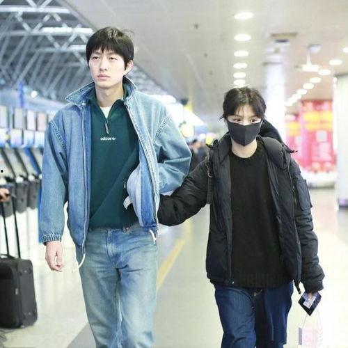 读心术娱乐圈顶流都跟着我吃瓜,娱乐圈顶流纷纷跟随我吃瓜