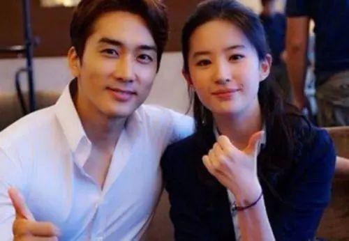 娱乐圈读心吃瓜文,读心吃瓜，揭开明星背后的秘密